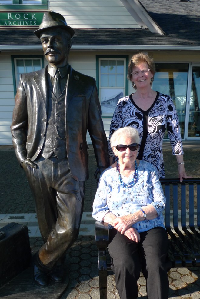 EdieHennyWRstatue-856 - 7June2015